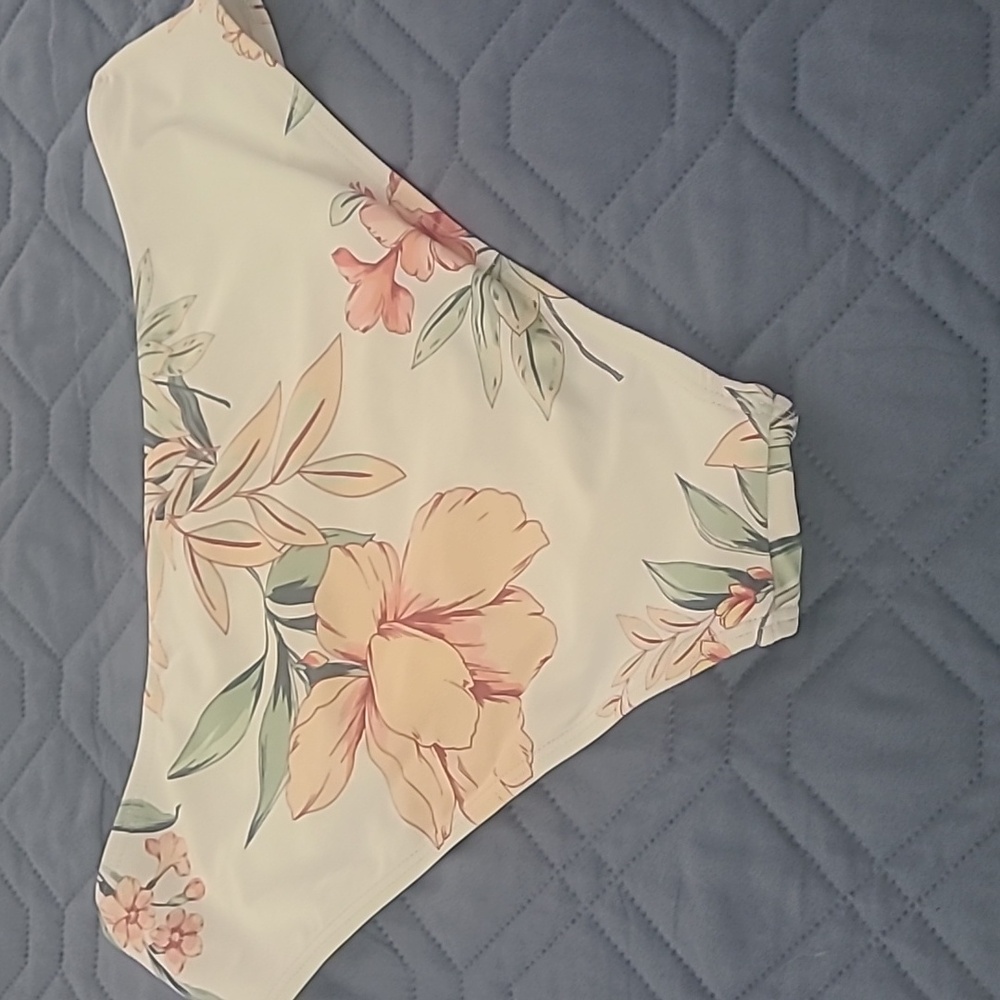 Floral Ruffle Tankini - Picture 7 of 8